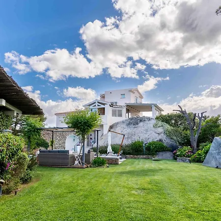 Le Rocce Villa *